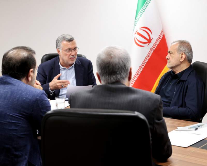 برگزاری جلسه بررسی برنامه‌های تأمین دارو و تجهیزات پزشکی در سال 1405